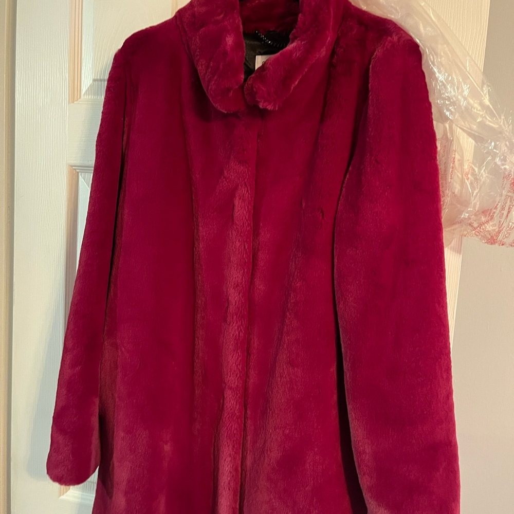 Ladies, pink faux fur coat Size m